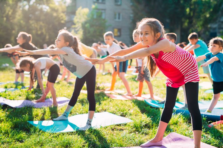 Kinder stark machen: die Yoga-Geschichte „Ein Tag im Zoo“