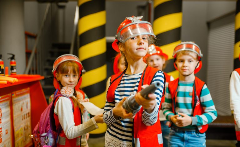 Lieber blitzgescheit als brandgefährlich: das Thema Sicherheit erkunden