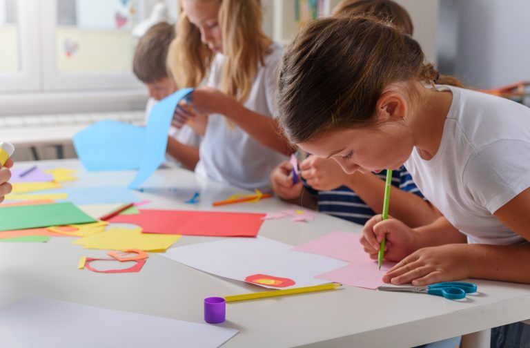 Mathe basteln: Verblüffendes mit Schere und Papier